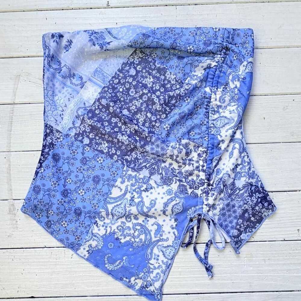 Almost Famous Y2K blue white paisley tube top Size L